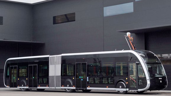 Irizar ie tram je elektrický autobus inspirovaný tramvajemi