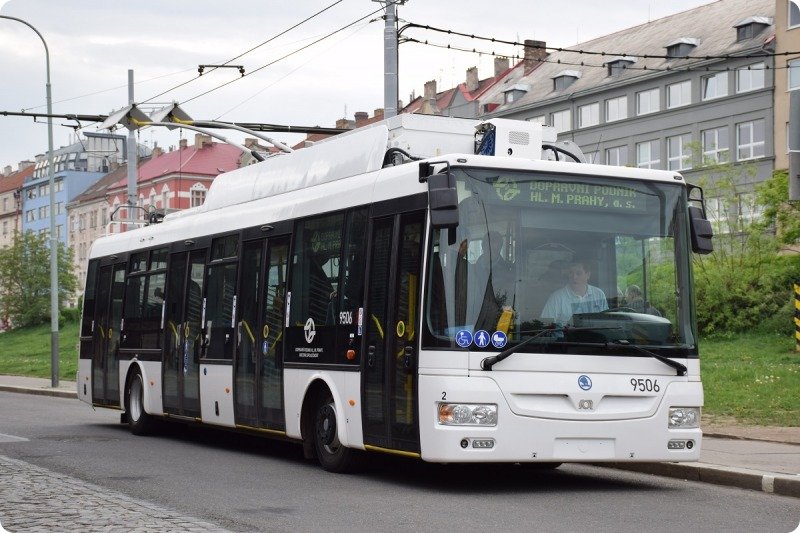 DPP testuje trolejbus Škoda – SOR 30Tr