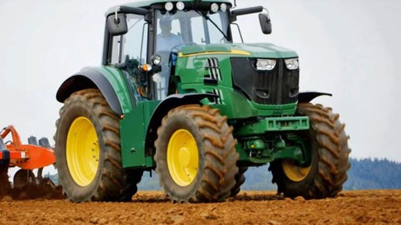 John Deere SESAM i výkonný traktor může být na elektřinu (+video)