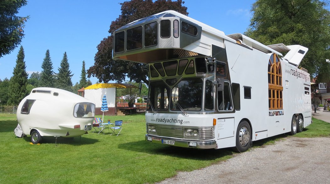 Neoplan Skyliner Roadyacht