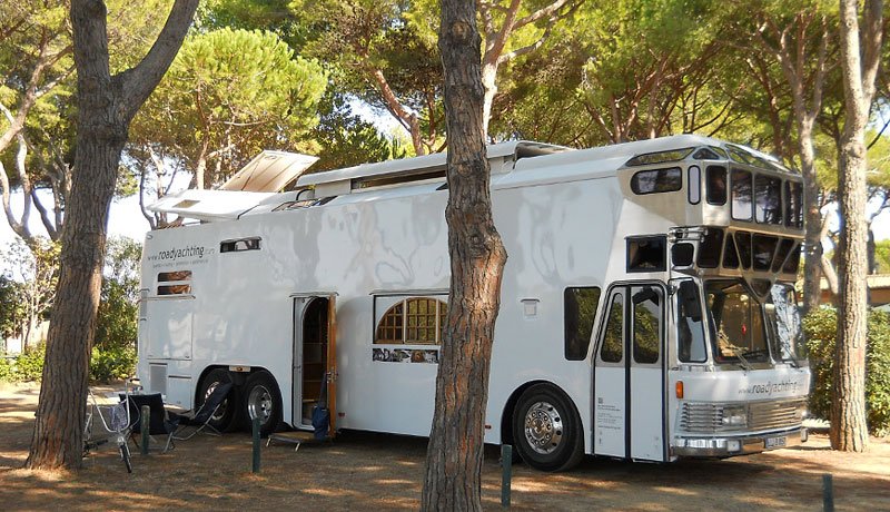 Neoplan Skyliner Roadyacht