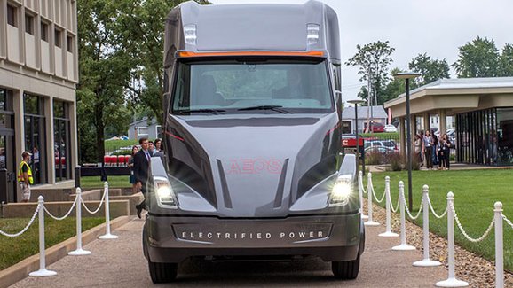 Cummins AEOS je elektrický tahač od výrobce vznětových motorů 