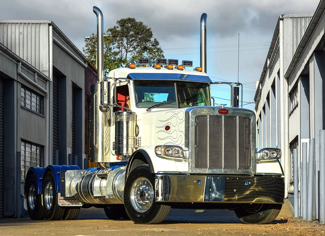 Peterbilt 389