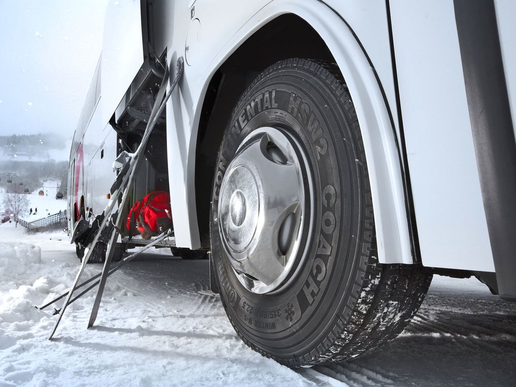 Pro jízdu v zimním období se v mnohých evropských zemích vyžadují skutečné zimní pneumatiky zajišťující dobrou trakci i na sněhu a ledu
