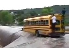 Brodící videoseriál (5.díl): S autobusem přes vodopád