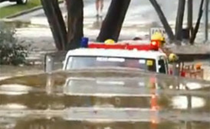 Brodící videoseriál (8. díl): Jak v Austrálii hasiči nabírají vodu?