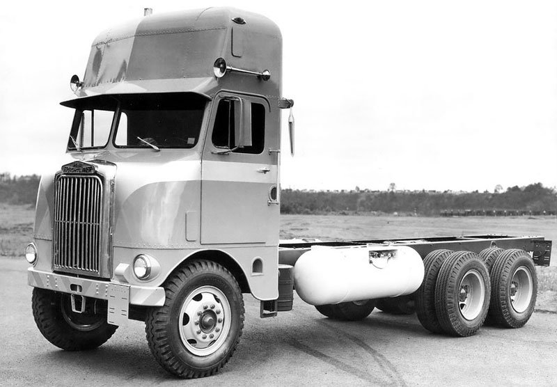 White-Freightliner WF1064 (1953)