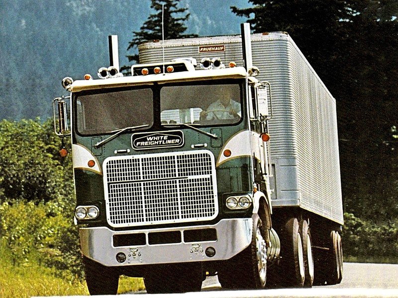 White-Freightliner Powerliner WFP7564T (1974)