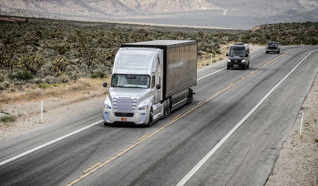 Freightliner Inspiration Truck (2015)