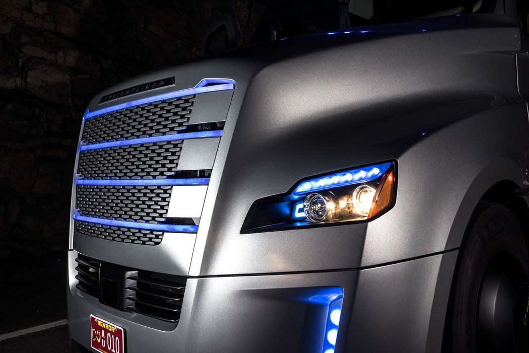 Freightliner Inspiration Truck (2015)