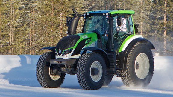 Nokian Tyres a Valtra: Nový světový rychlostní rekord pro traktor (+video)