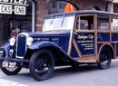 V roce 1930 představila britská značka Wolseley osobní vůz typu Hornet. Vyobrazené vozidlo se chlubí ojedinělou zakázkovou dřevo-ocelovou nástavbou typu STW pro převoz menších nákladů.