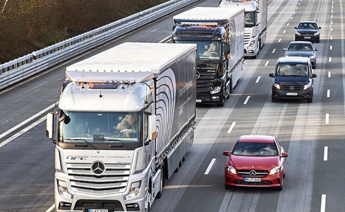 Výrobci nákladních aut asi dostanou od EK rekordní pokutu. Za kartel...