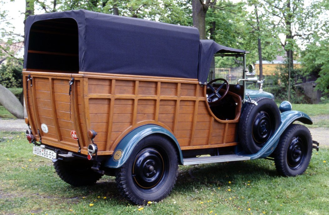 Brněnskou zbrojovkou vyráběný osobní vůz Z-9 z let 1930-1932 dostal několik karosářských modifikací. Vyobrazený vůz používal dřevěnou nástavbu Normandie nazývanou též speciální lovecká karoserie. Vůz Z-9 z roku 1930 může plátěnou střechu zcela složit.