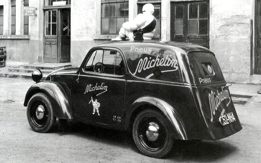 V roce premiéry Fiatu 500 „Topolino“ v roce 1936 začala jeho licenční výroba i ve Francii pod označením Simca 5. Vozík se dočkal i dodávkové verze pro užitečnou hmotnost 250 kg, označené Simca 5 Fourgonnette.