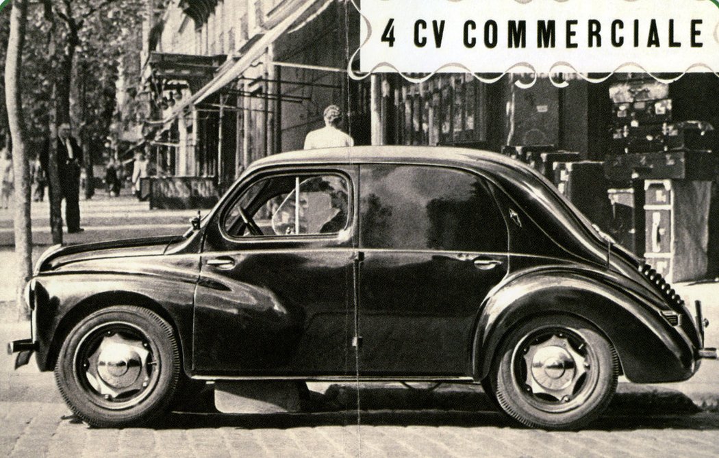 První prototypy Renaultu 4 CV zkoušeli od ledna 1943.