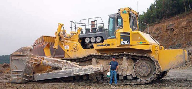 KOMATSU D575A SUPER DOZER