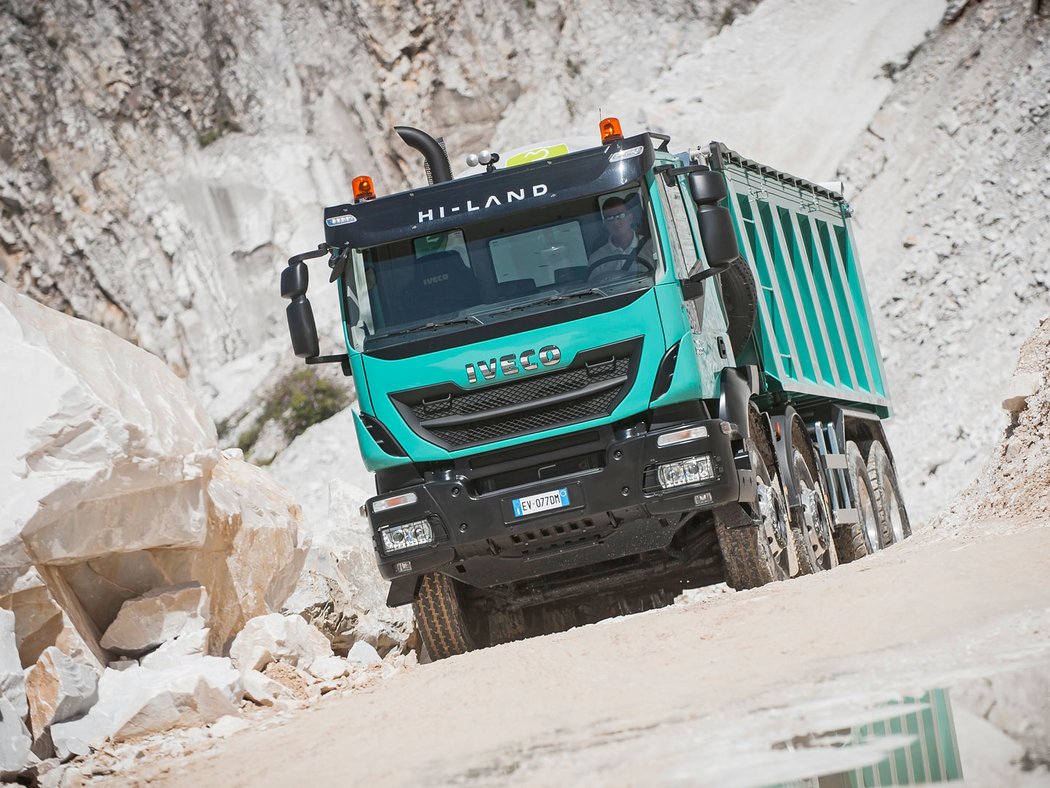 Pístní kroužky Nüral i ložiska klikového mechanismu a ojnic Glyco také najdeme v 7,8litrovém motoru Iveco například v modelu Trakker