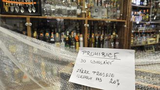 Prohibice: Zákaz prodeje veškerého tvrdého alkoholu do odvolání