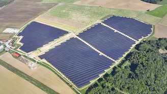 Solární parky ČEZ posílí téměř o polovinu. Jeho německá dceřinka spustí dvě nové elektrárny Solární parky ČEZ posílí téměř o polovinu. Jeho německá dceřinka spustí dvě nové elektrárny