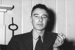 Robert Oppenheimer (1946).