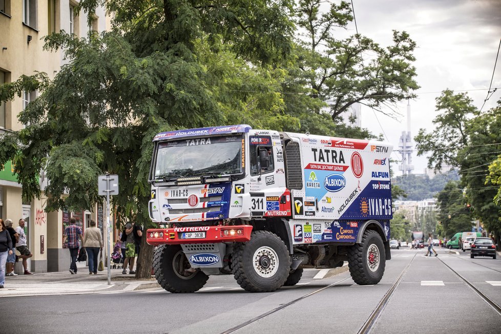 Projeli jsme republiku v dakarské tatře