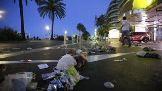 Sanitky po útoku v Nice nestíhaly odvážet raněné, z hotelů jsou ošetřovny