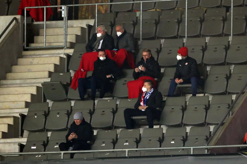 Na Slavii s Leicesterem přišla celá řada prominentních hostů. Od Vratislava Mynáře, Romana Prymuly, Alexandra Vondry, až po Petru Kvitovou