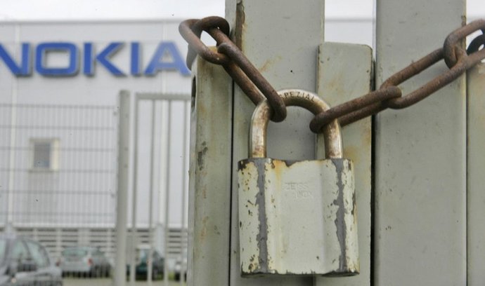 Propouštění v bývalé továrně Nokia - ilustrační foto