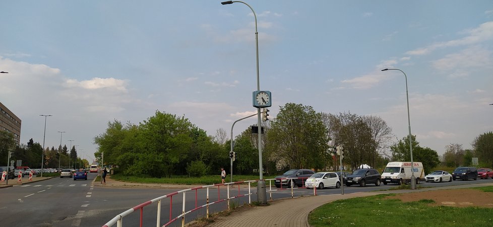 Takto v současnosti vypadá lokalita, v níž má vzniknout nový prosecký park při křížení ulic Prosecká a Čakovická.