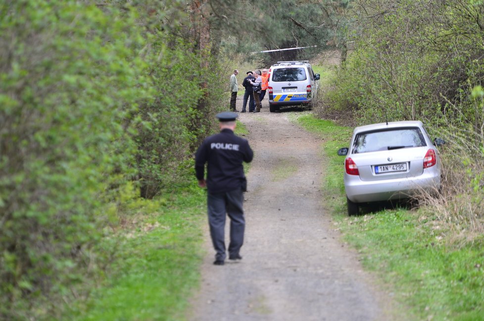 Na Proseku ležel zastřelený muž, policie zjišťuje, co se stalo.