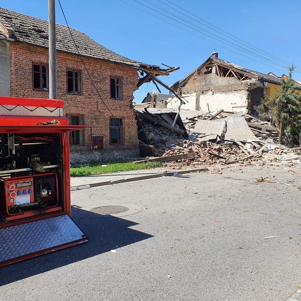 Výbuch zdemoloval dům v Olšanech na Prostějovsku. ( 18. 7. 2022)