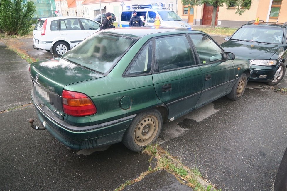 Opilý řidič v Prostějově naboural pět aut.