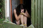 Slovenka, které je teprve 22 let, sloužila 12 pasákům jako prostitutka.