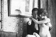 Zákazník fotil prostitutky Paříže 30. let, které si sám zaplatil. Erotické snímky…