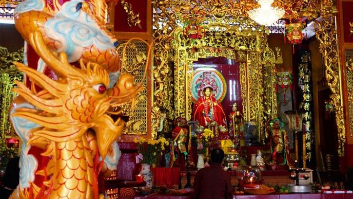 Prostor pro modlitby. Desítky chrámů a čínských pagod se nachází ve čtvrti Cholon