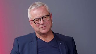 Kolář o Macinkovi: Takového ministra nepamatuju, jeho pubertální aktivity ohrožují bezpečnost země Kolář o Macinkovi: Takového ministra nepamatuju, jeho pubertální aktivity ohrožují bezpečnost země