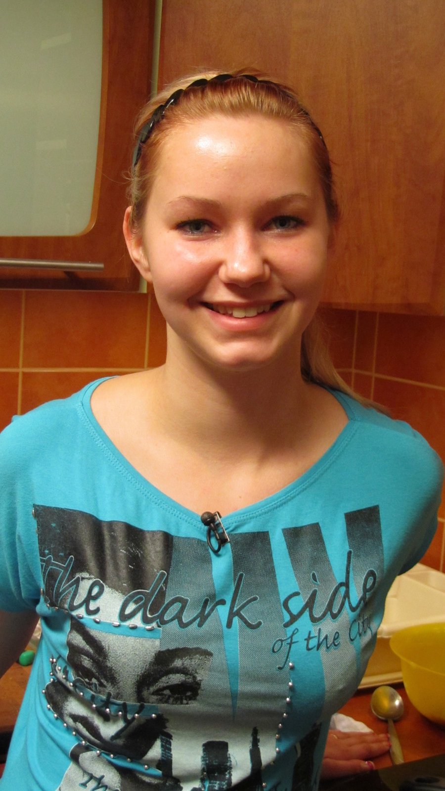 Nejmladší účastnice studentka Kateřina (19) si překvapivě zvolí české klasické menu, aby ukázala, že i mladí umějí vařit.