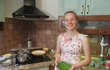 Mladičká studentka Markéta je v kuchyni překvapivě zručná