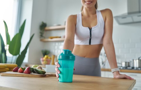 Protein vám pomůže zhubnout! S naším kódem ho teď nakoupíte s 33% slevou