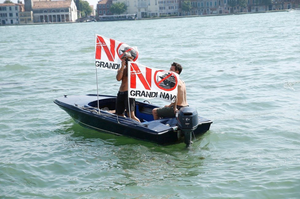 Benátky: Protest proti velkým výletním lodím (červen 2019)