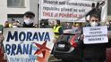 Protest za nezávilost České televize před budovou ČT na Kavčích horách (17.11.2020)