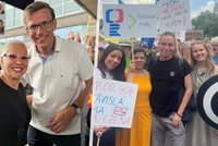 „H*vno, nejsou silnější.“ Čepelka z Cimrmanů podpořil protest za ČT, dorazily Pecková i Machálková