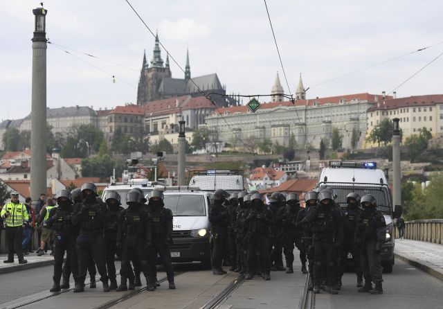 V Praze se konala demonstrace za právo na potrat. Policisté při ní zadrželi jednoho z účastníků.