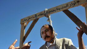 Jemenští demonstranti ukazují, co si myslí o vládě dost názorně