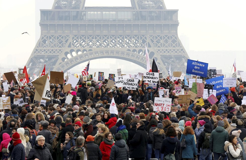 K protestům se připojili i obyvatelé Paříže.
