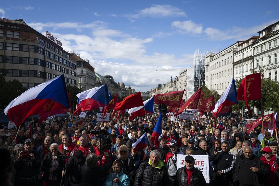 V Praze protestovali komunisté proti vládě. (17. září 2022)