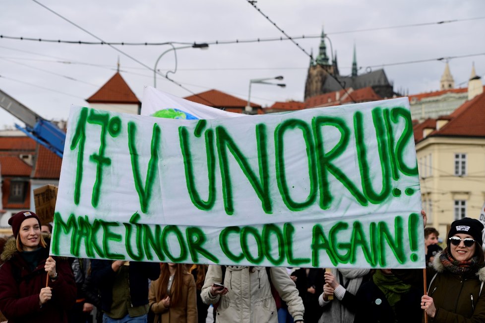 Studenti v Praze se 15. března 2019 připojili k celosvětové protestní akci, která má za cíl přimět politiky důsledněji chránit klima a snižovat emise. Protestu se zúčastní mladí lidé z víc než stovky zemí světa v rámci iniciativy Friday for future, při níž studenti od září 2018 protestují po vzoru šestnáctileté švédské studentky Grety Thunbergové.