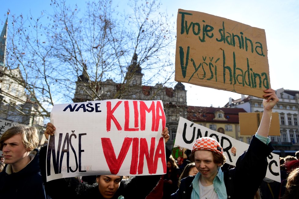 Studenti v Praze se 15. března 2019 připojili k celosvětové protestní akci, která má za cíl přimět politiky důsledněji chránit klima a snižovat emise. Protestu se zúčastní mladí lidé z víc než stovky zemí světa v rámci iniciativy Friday for future, při níž studenti od září 2018 protestují po vzoru šestnáctileté švédské studentky Grety Thunbergové.