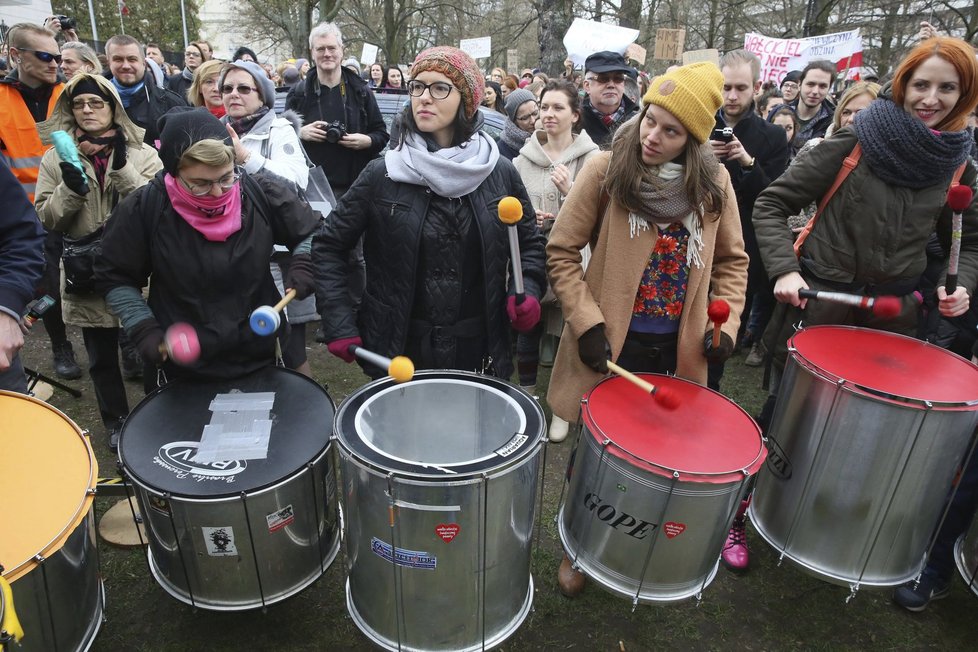 V Polsku se proti zpřísňování potratů demonstuje často (archivní foto)